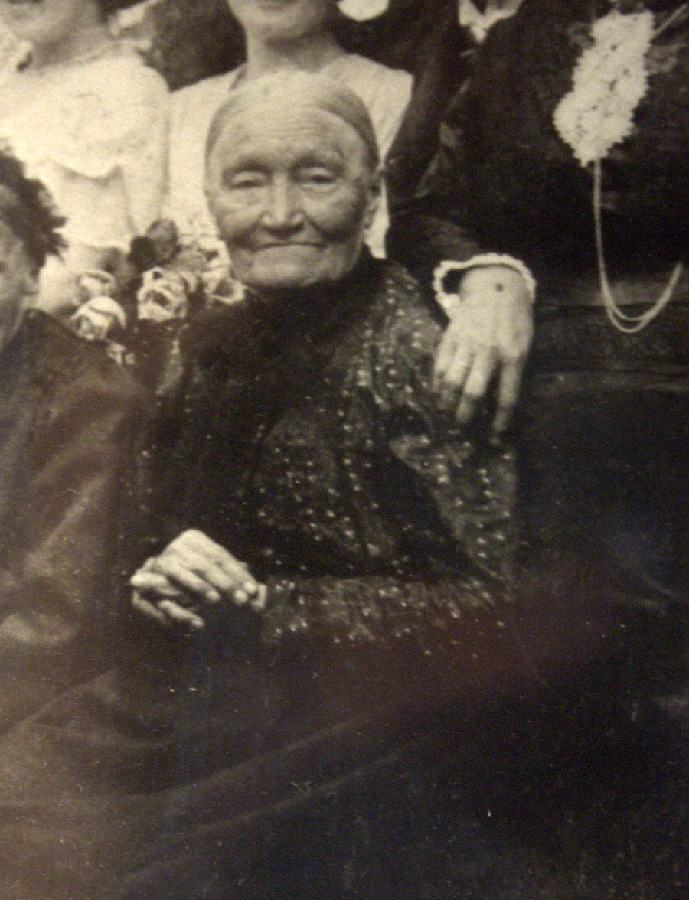 Zu Hochzeitsfeier ihres Enkels